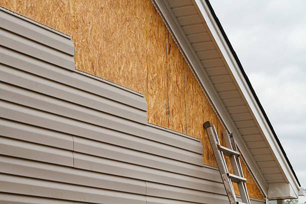 24/7 Emergency Storm Damage Siding Repair experts in Evanston, IL